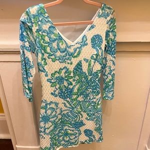 Lilly Pulitzer Crochet V neck Bell sleeve dress. Size XS